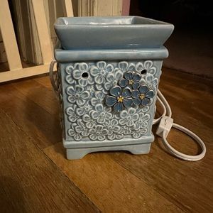 Scentsy warmer